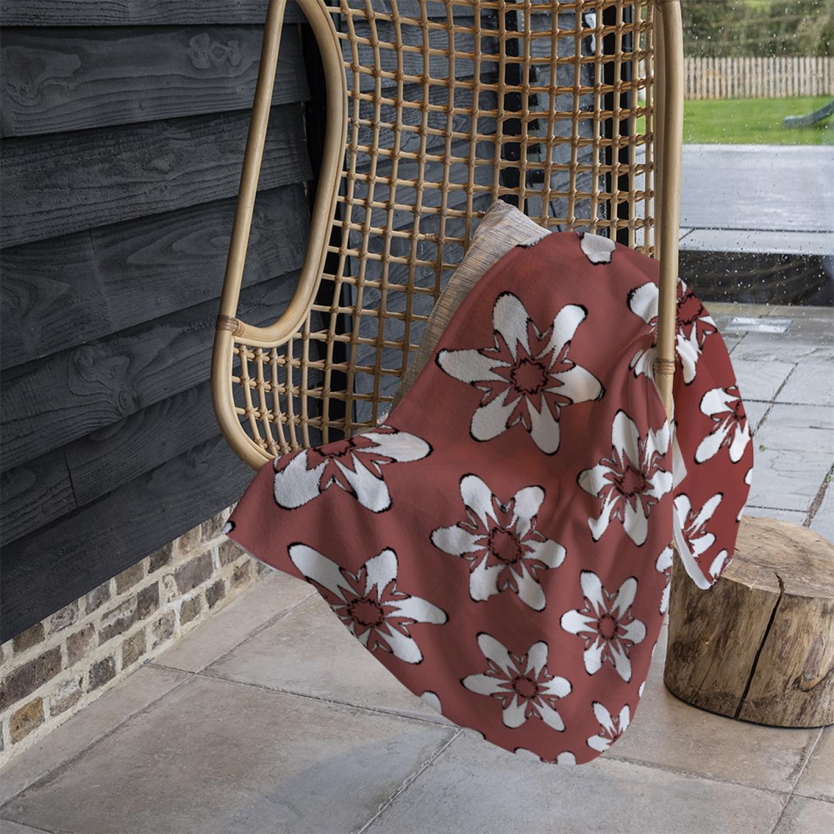 Modern Decorative Floral Pattern Blanket - Red – image 1