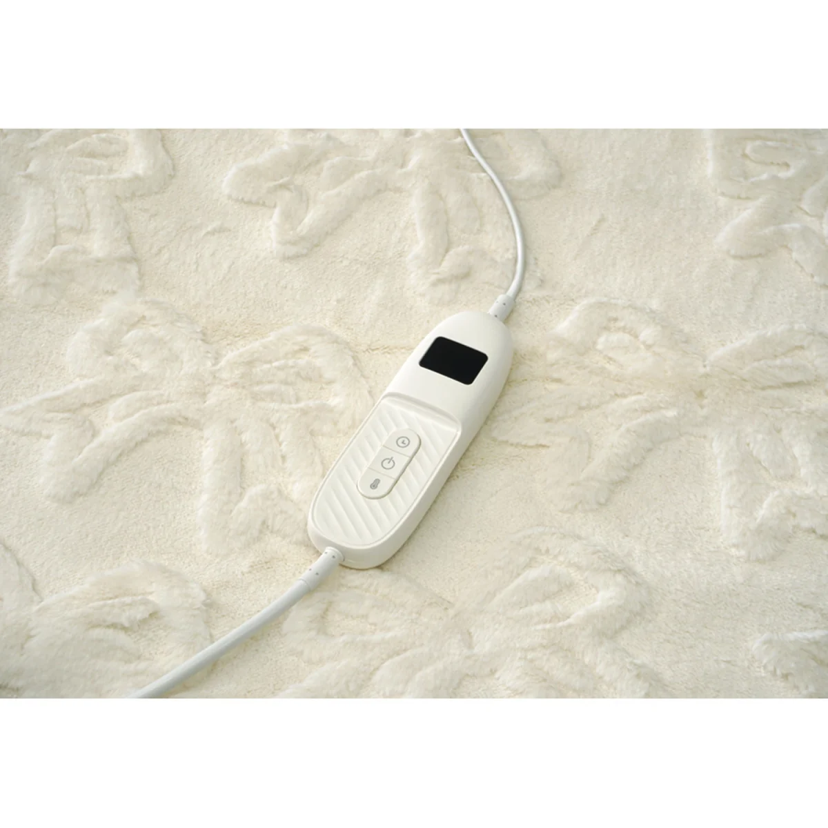 Bow Faux Fur Heated Electric Throw - White – image 8
