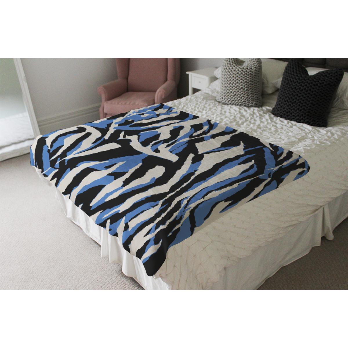 Abstract Zebra Skin Blanket - Blue – image 4