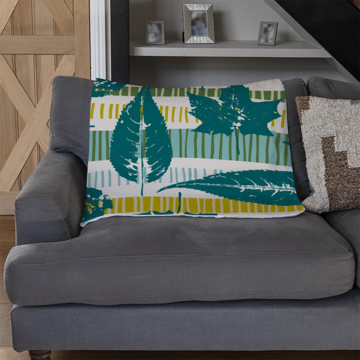 Autumn Pattern With Leaves On Geometric Blanket - Green – image 3