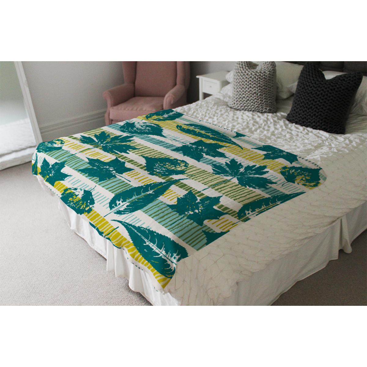 Autumn Pattern With Leaves On Geometric Blanket - Green – image 4
