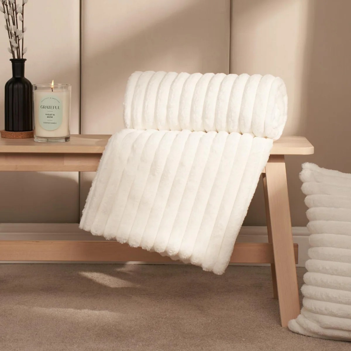 OHS Faux Fur Thick Ribbed Throw - White / 150cm / 1.5kg – image 2