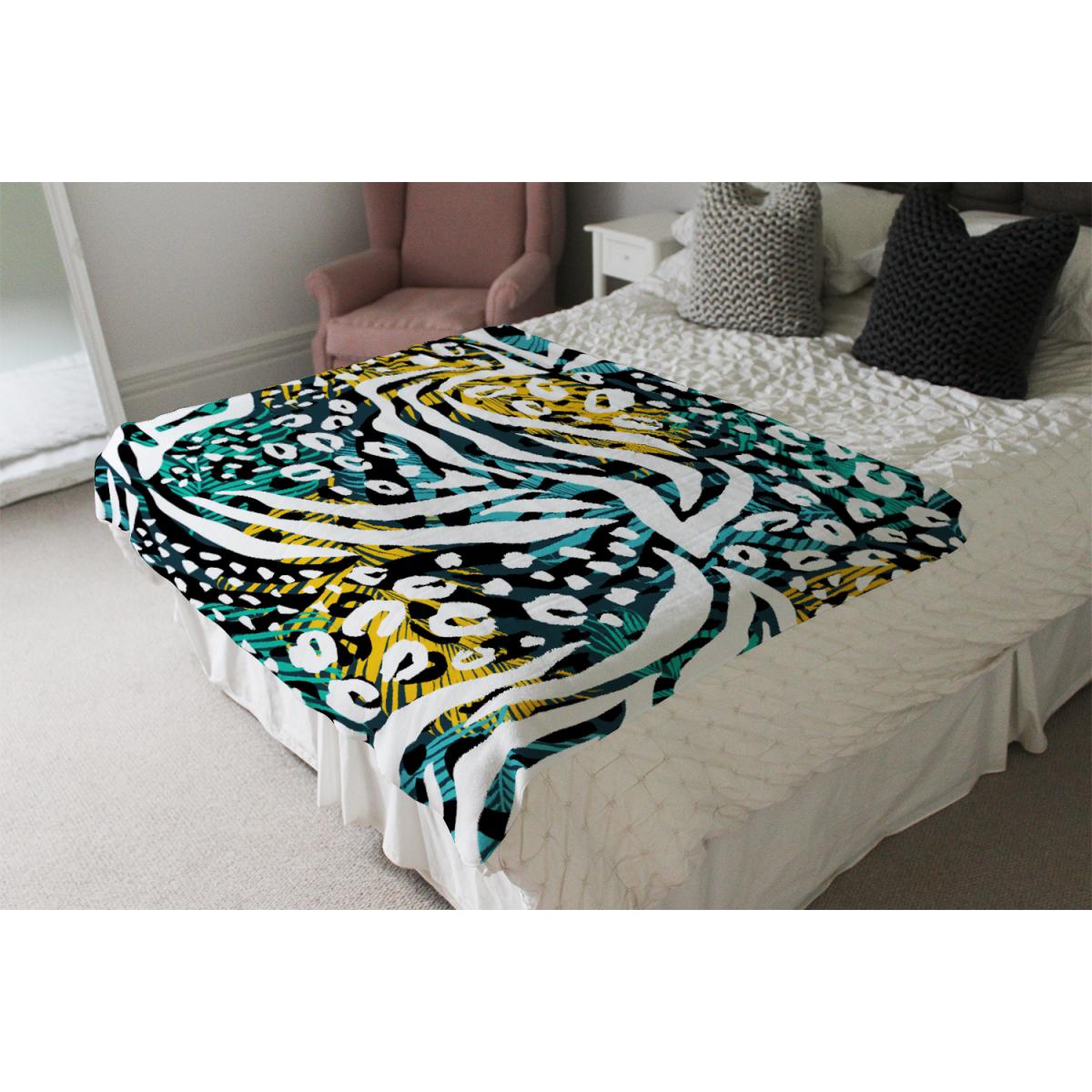 Tropical Leaves  Animal Print Blanket - Green – image 4