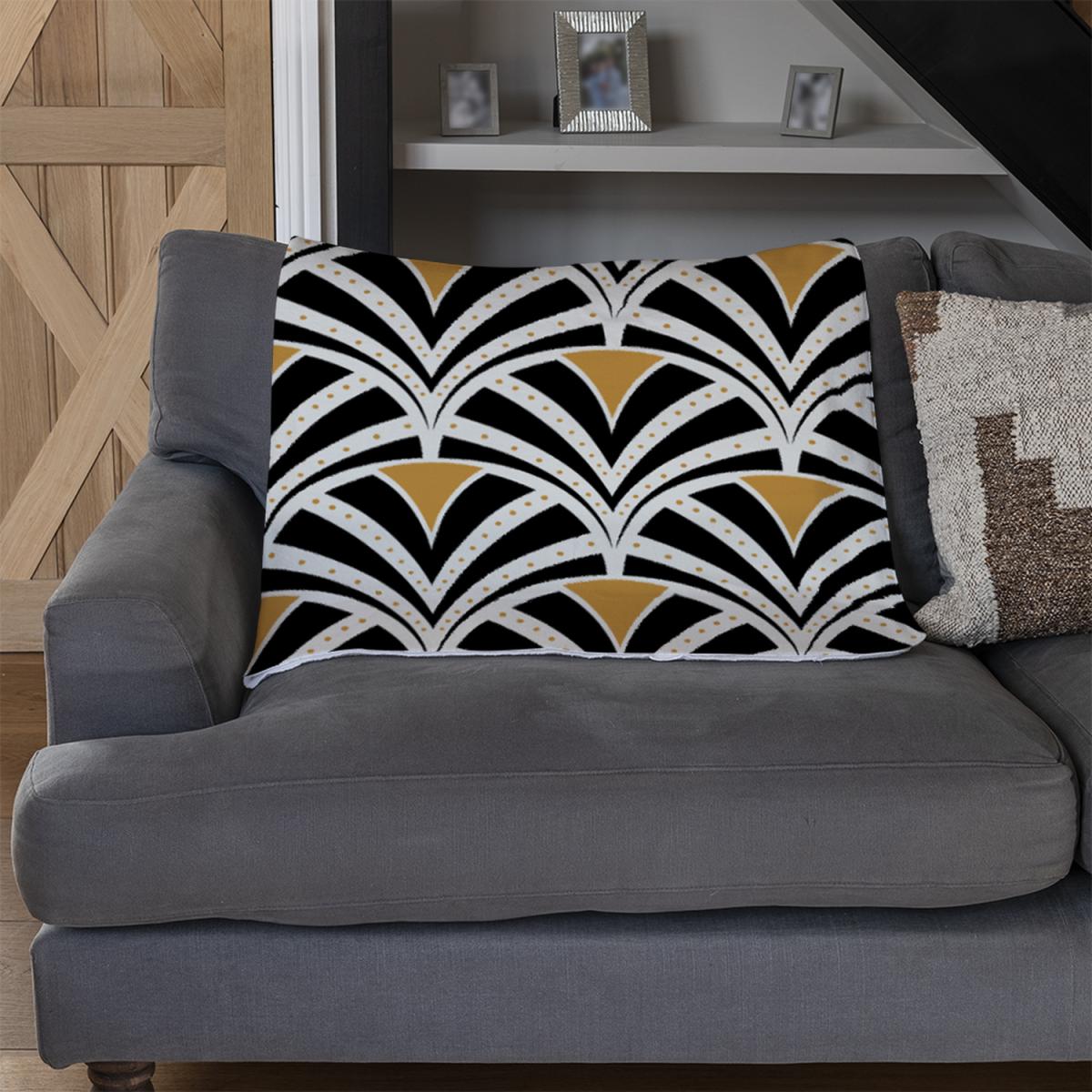 Black  Gold Shells Geometric Blanket - Black – image 3