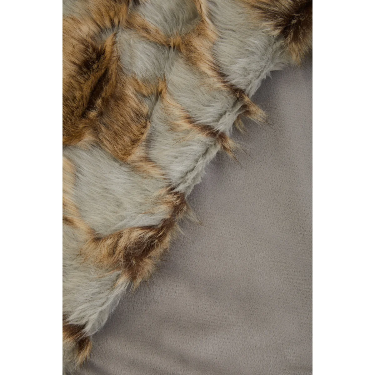 Bosie Lamina Grey And Natural Fur Throw - Natural – image 4