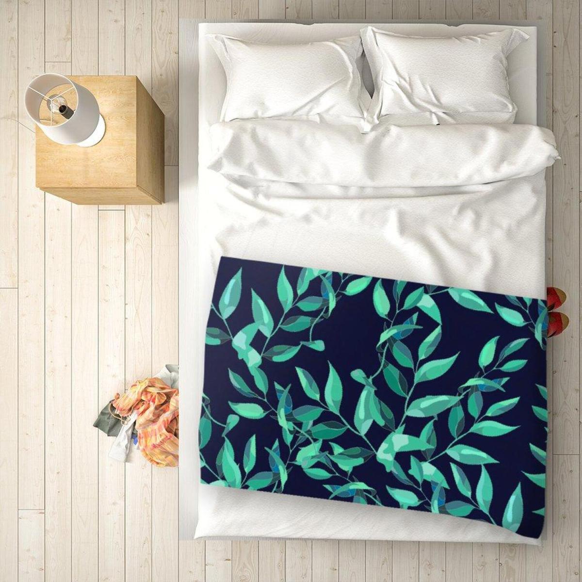 Delicate Green Foliage Blanket - Green – image 1