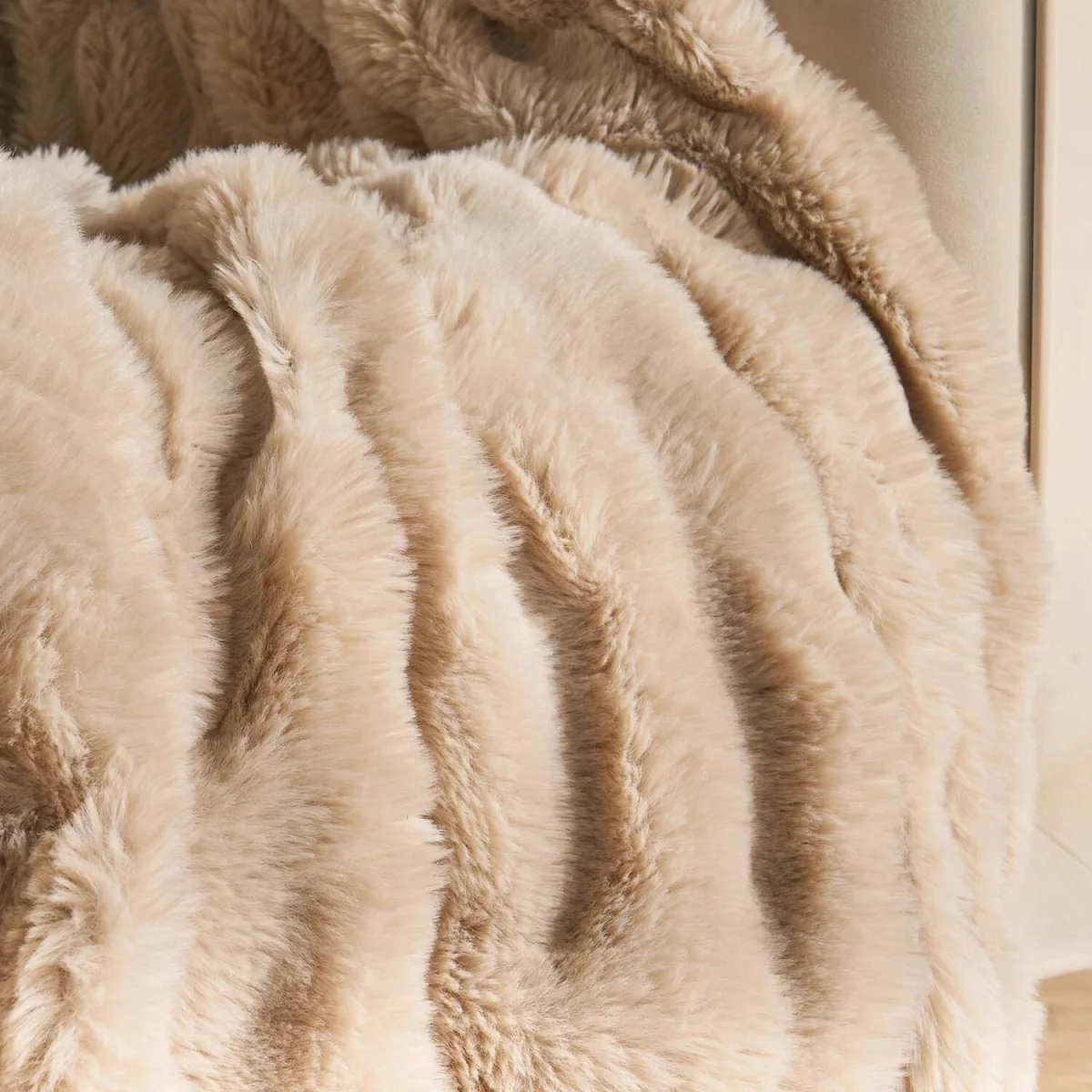 OHS Bubble Faux Fur Throw - Natural – image 3