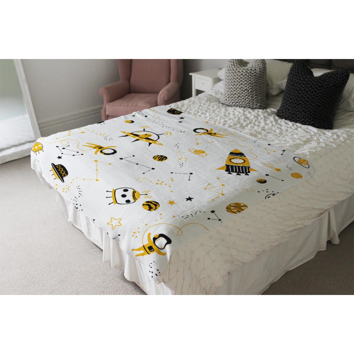 Space Pattern Blanket - Yellow – image 4