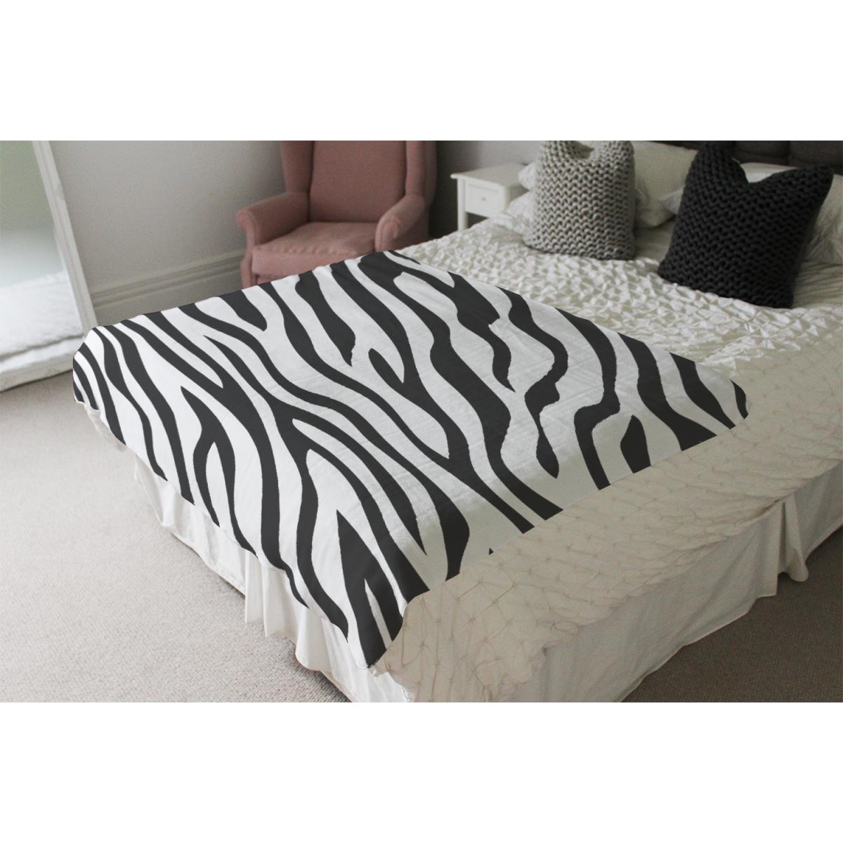Print Of Zebra Stripes Blanket - Black – image 4