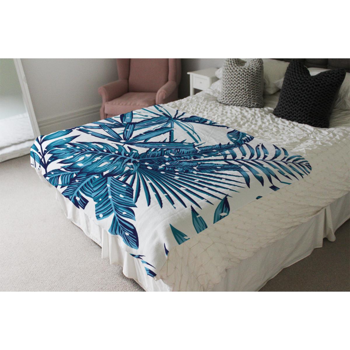 Snow Tropical Leaves Blanket - Blue – image 4
