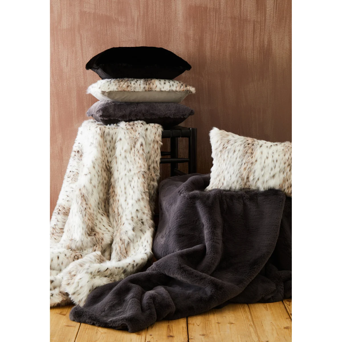 Bosie Lamina Grey Faux Fur Throw - Grey – image 2