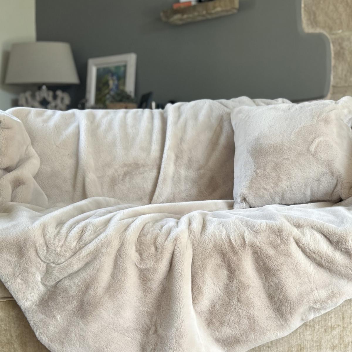 Bunny Faux Fur Throw - Cream