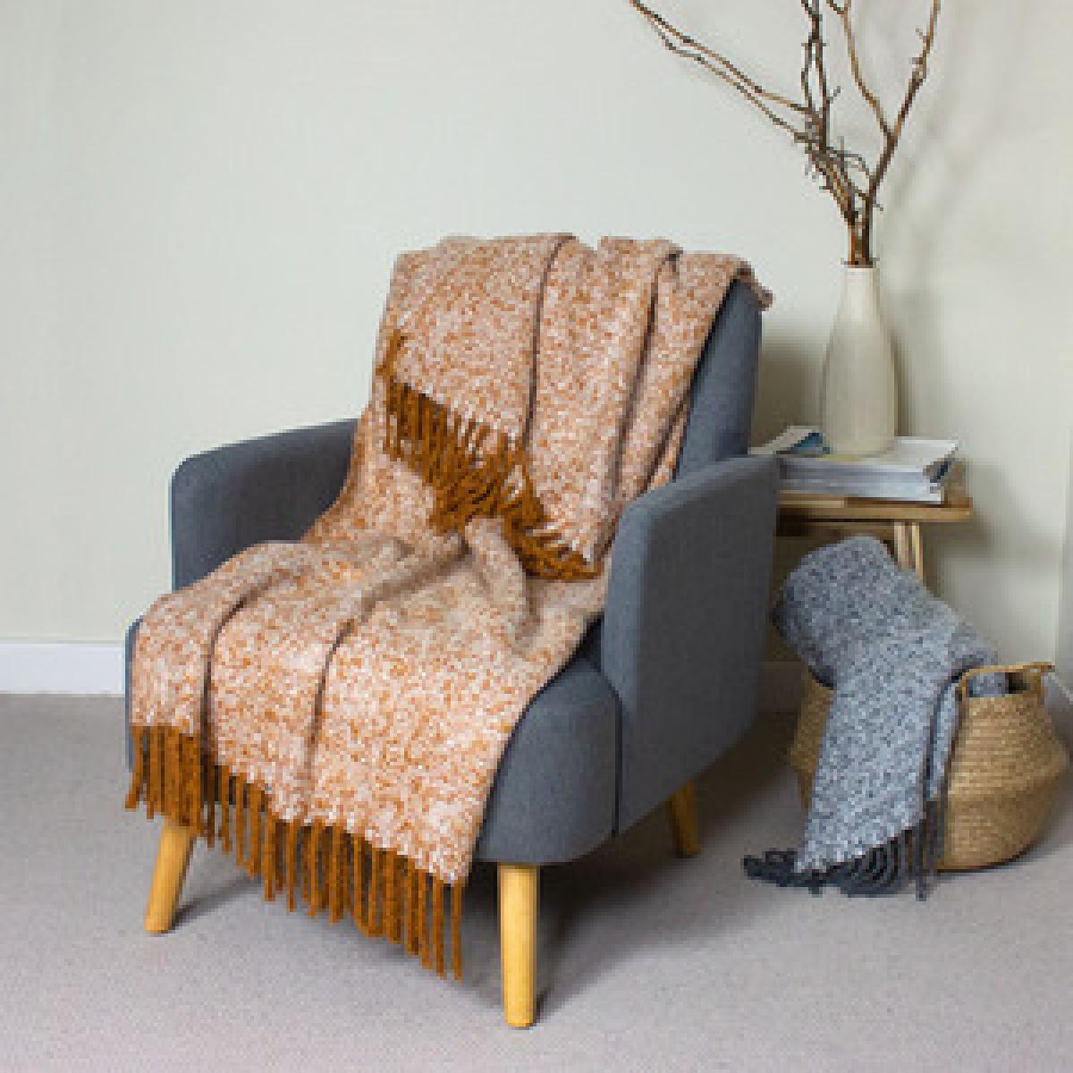 Herringbone Fringed Throw - Grey – image 4