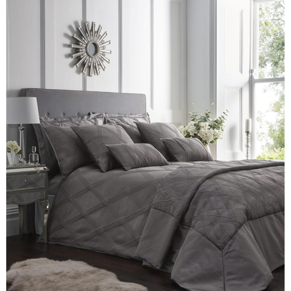 Orlando Quilted Throw - Charcoal Grey – image 2