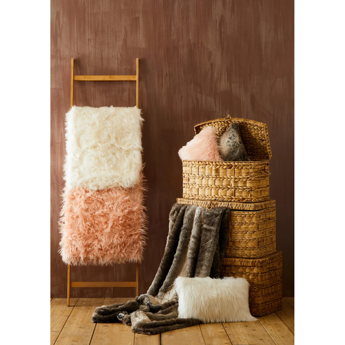 Bosie Lamina Pink Faux Fur Throw - Pink – image 6