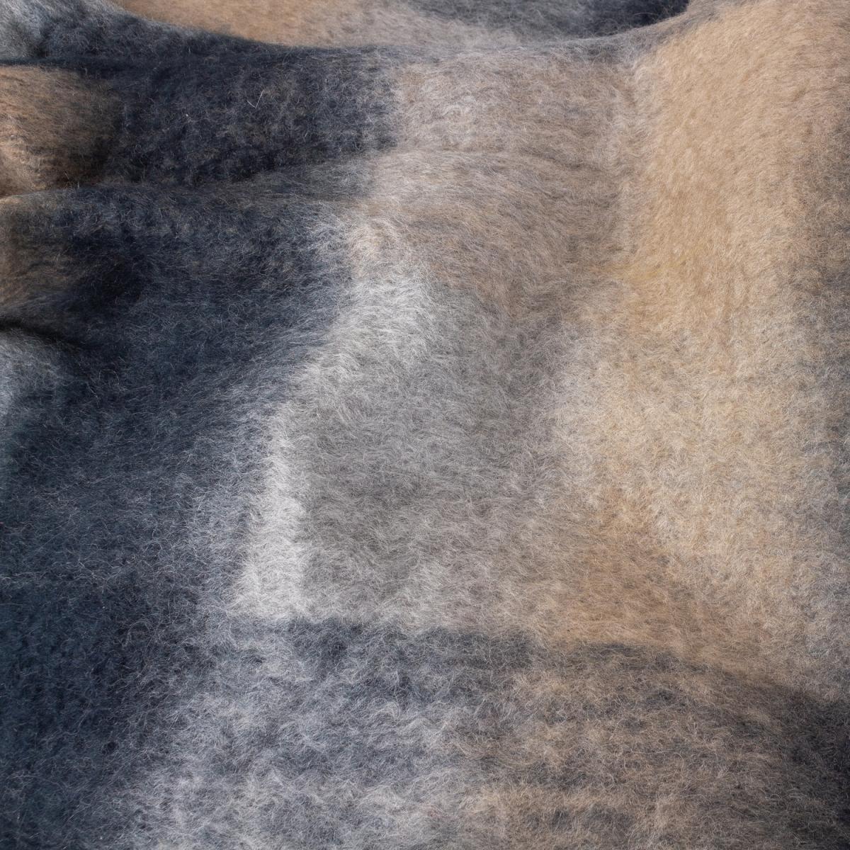 Raystone Check Throw - Flint Black