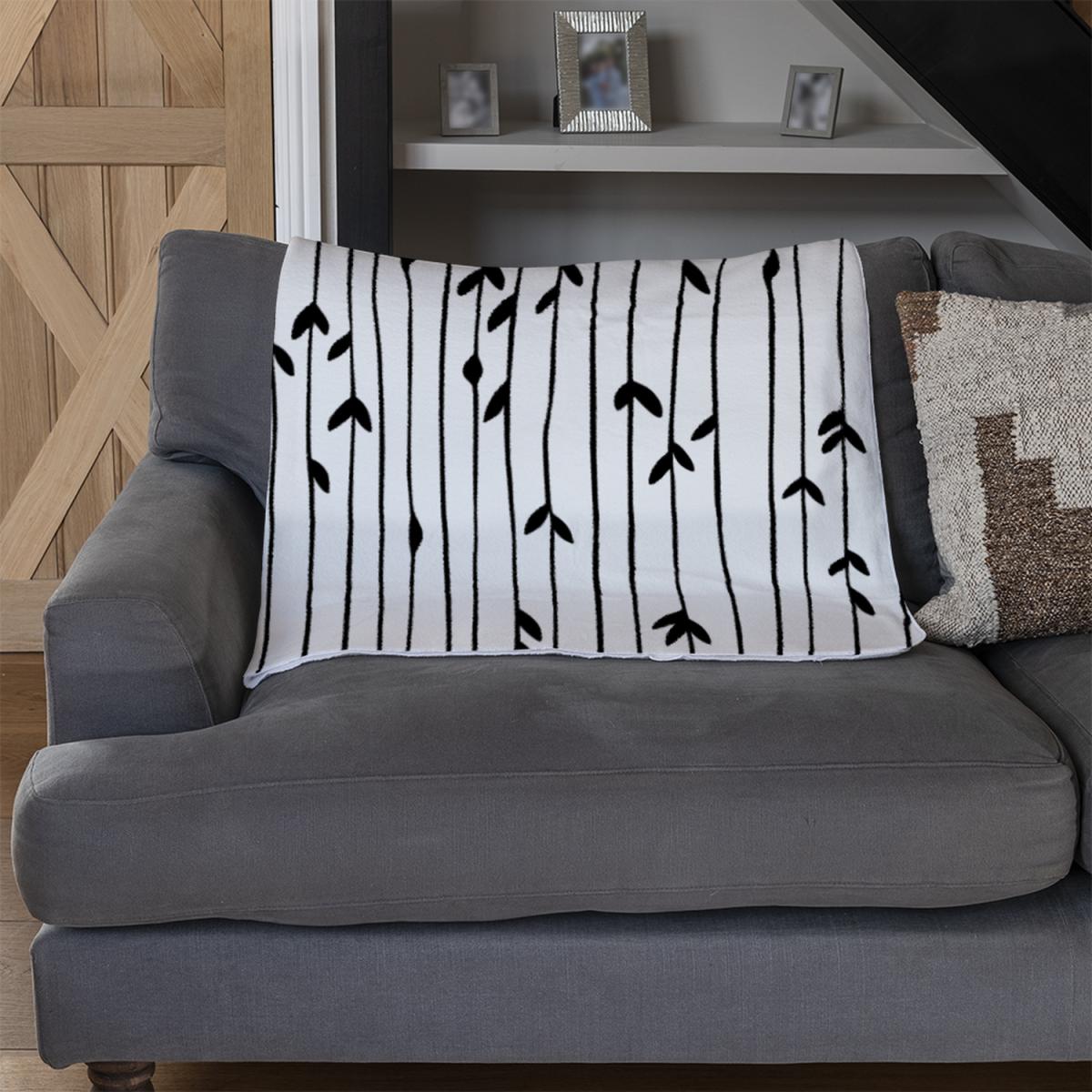Sketchy Leaves Scattered  Blanket - Black – image 3