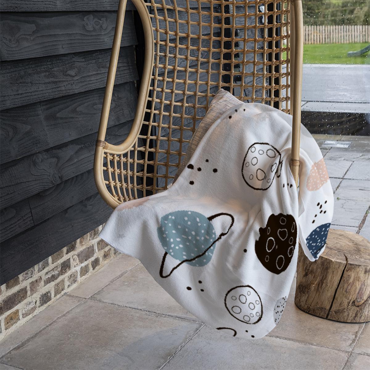 Child Hand Drawn Space Elements Blanket - White – image 4