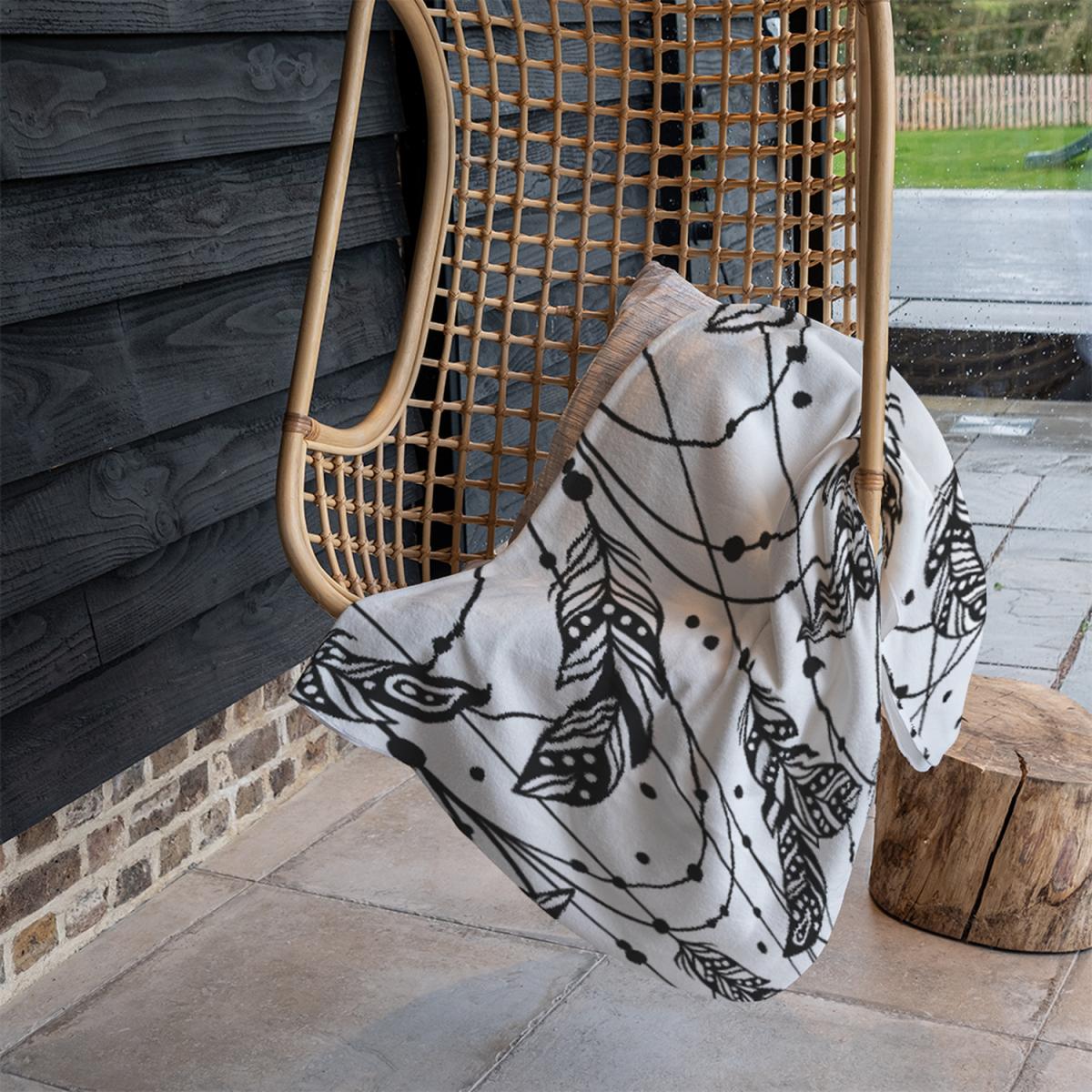 Hand Drawn Bohemian Chic Style Blanket - Black – image 5