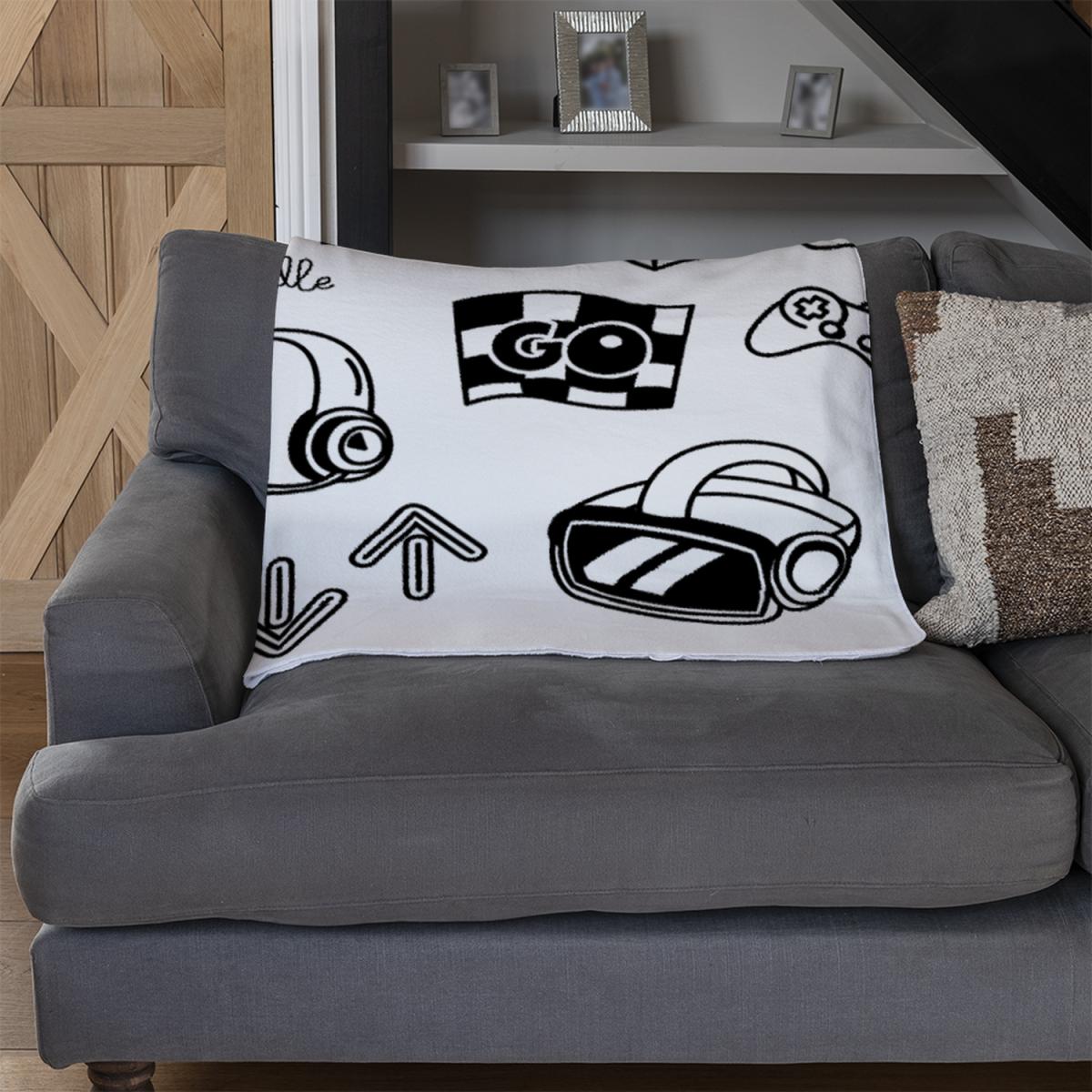 Game Doodles Blanket - Black – image 3