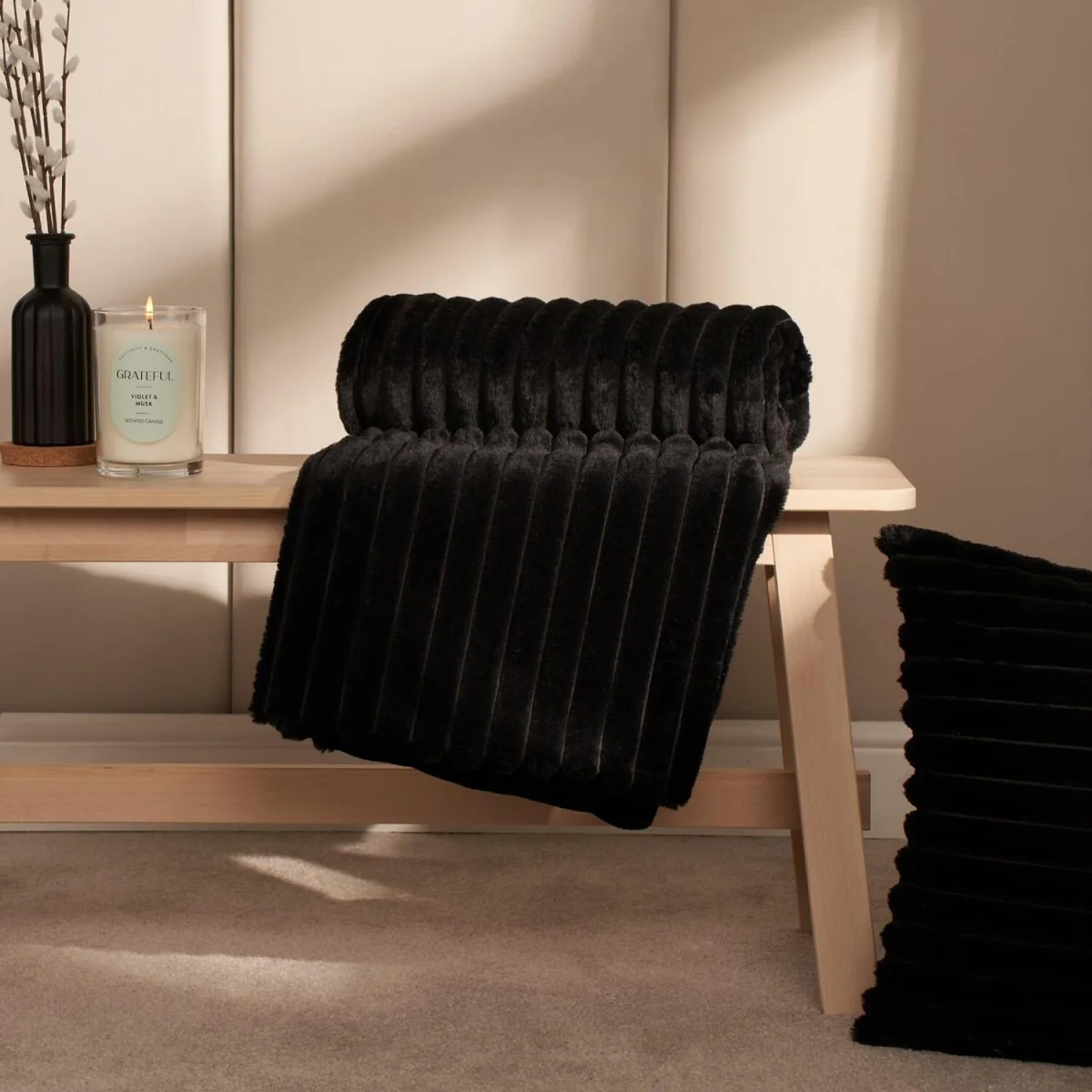 OHS Faux Fur Thick Ribbed Throw - Black / 150cm / 1.5kg – image 2