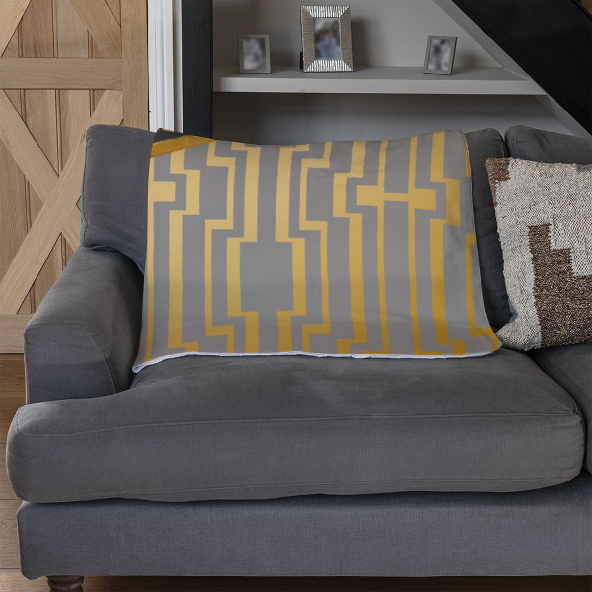 Art Deco Style Blanket - Gold – image 3