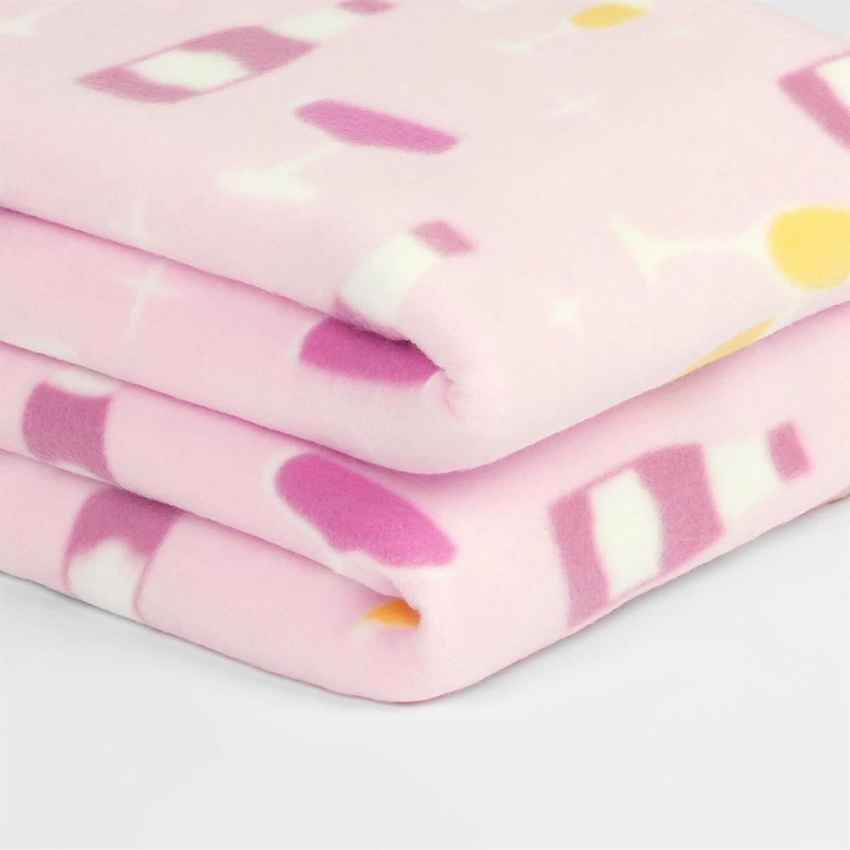 Prosecco Print Polar Fleece Throw - Light Pink – image 3