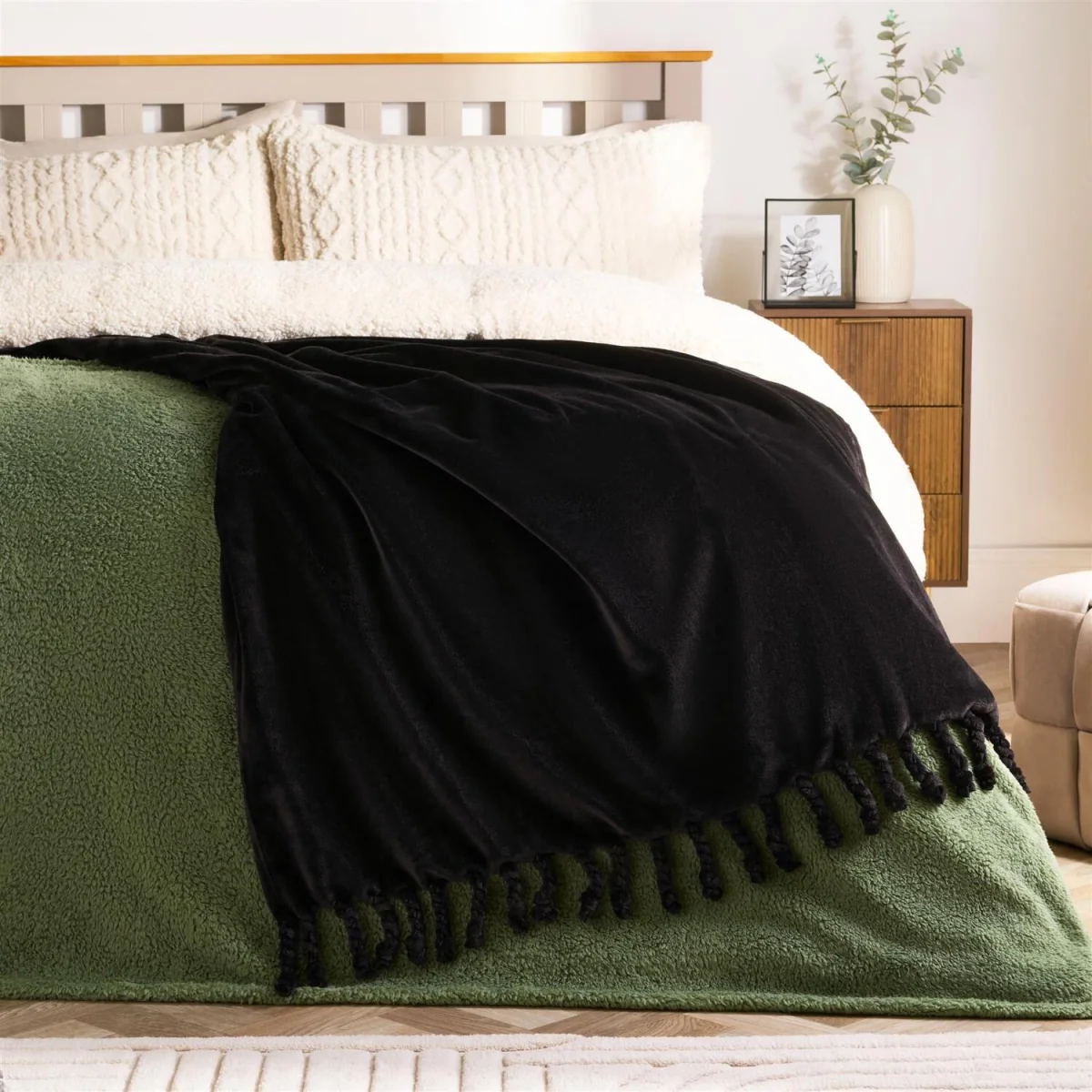 OHS Ultra Soft Tassel Throw - Black – image 2