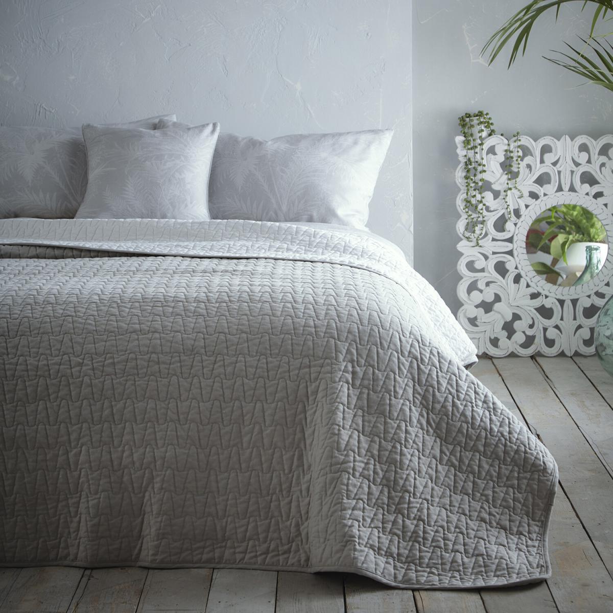 Portfolio Home Aspect Quilted Throwover - White – image 4