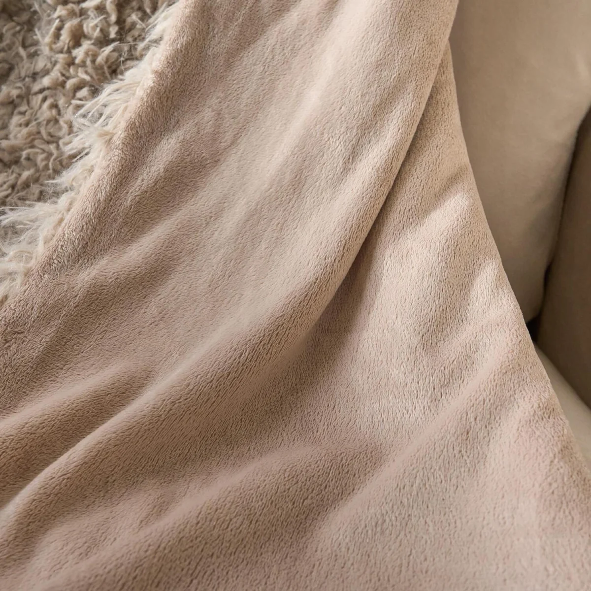 OHS Sofia Faux Fur Throw - Mink – image 3