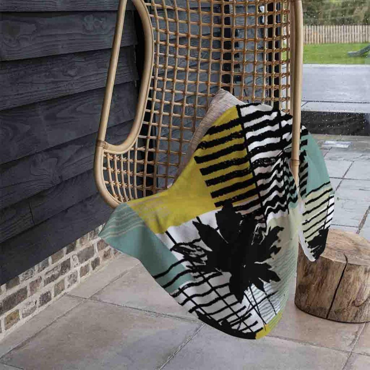 Geometric Shape Leaf Print In Yellow Green Blanket - Green – image 1