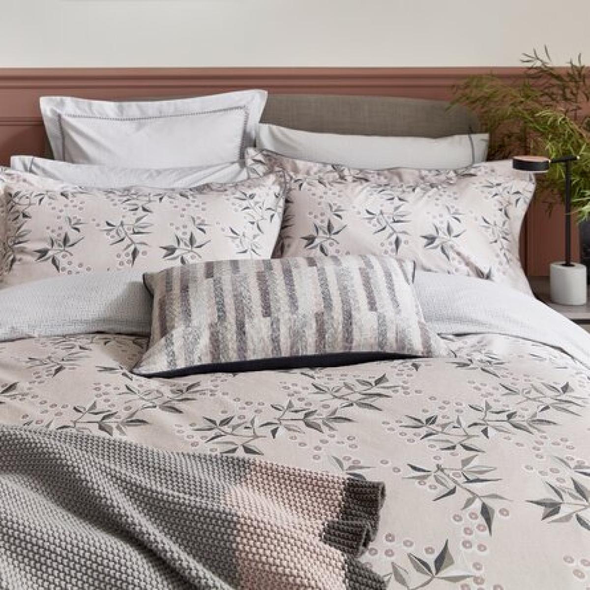 Kiko Knitted Throw in Tuberose – image 2