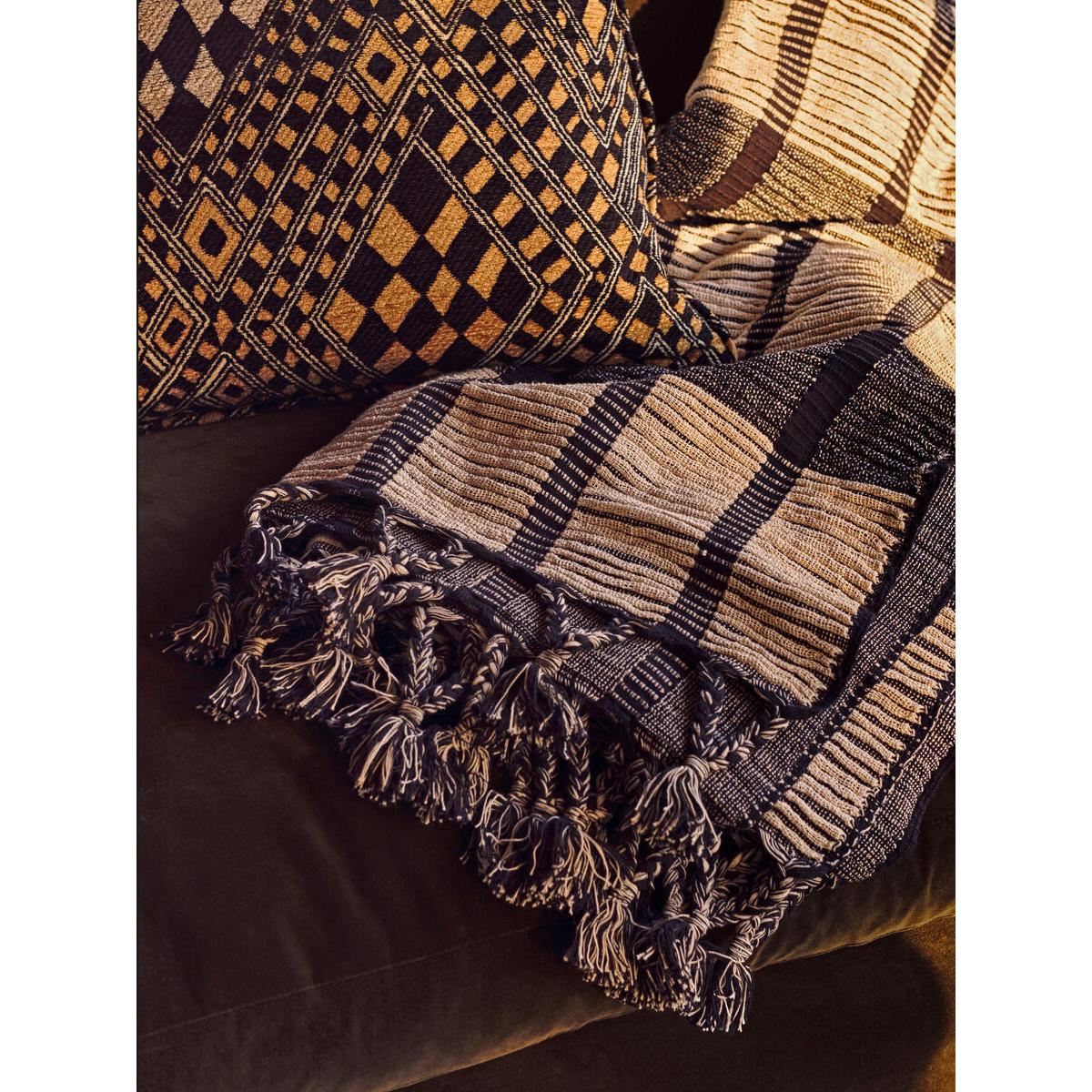 Aurelija Throw – image 2