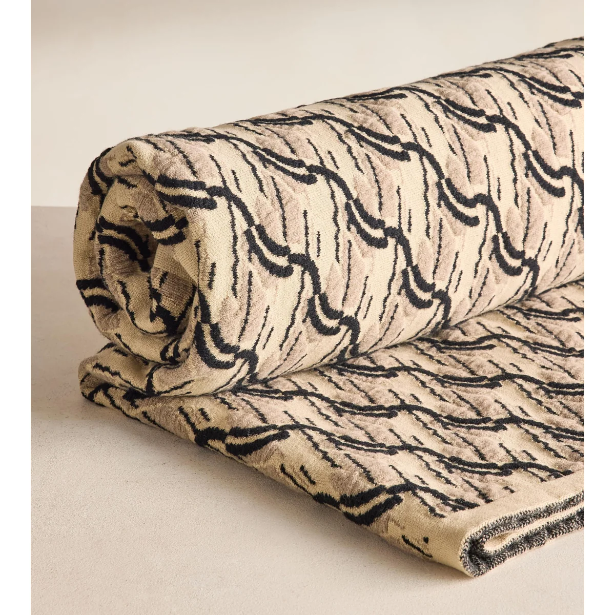 Colney Throw – image 3