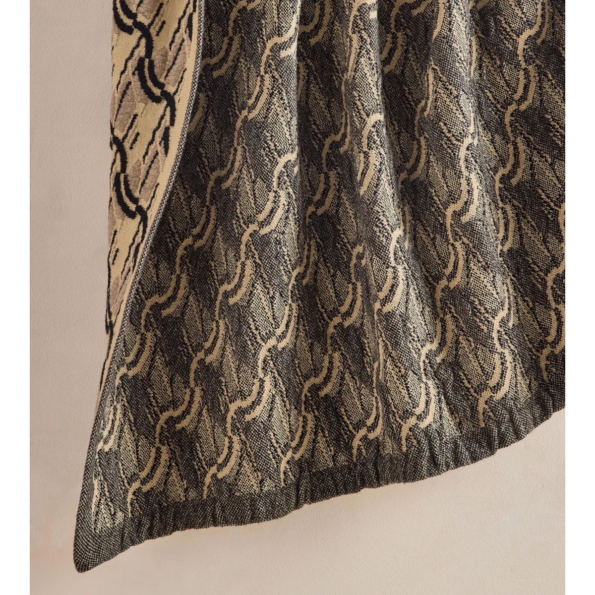 Colney Throw – image 6
