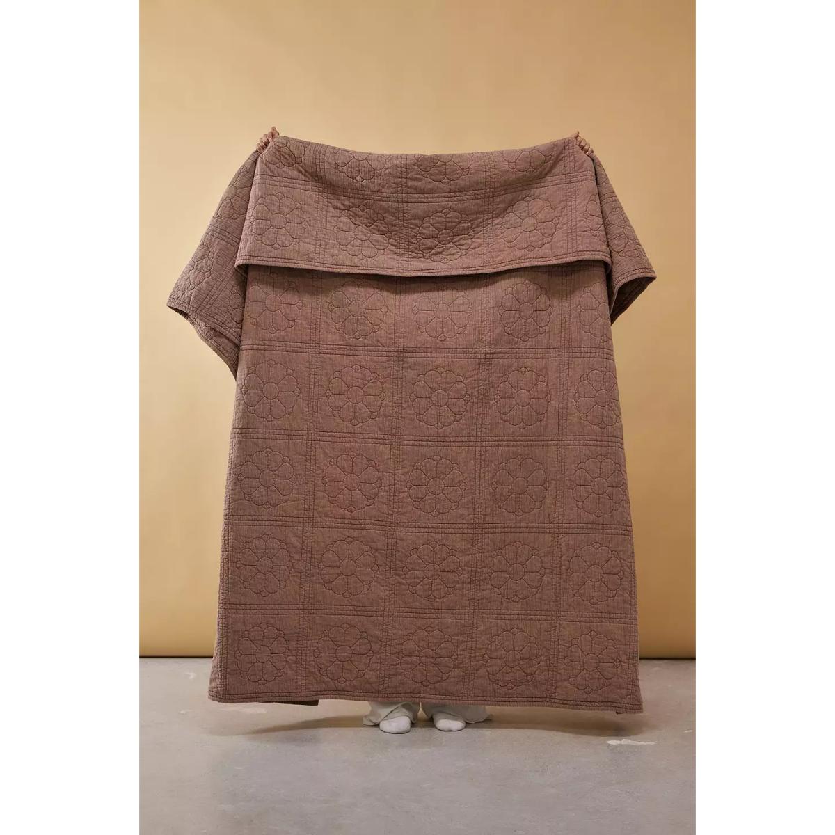 Urban Outfitters Daisy Embroidered Quilt - Pink ALL – image 2