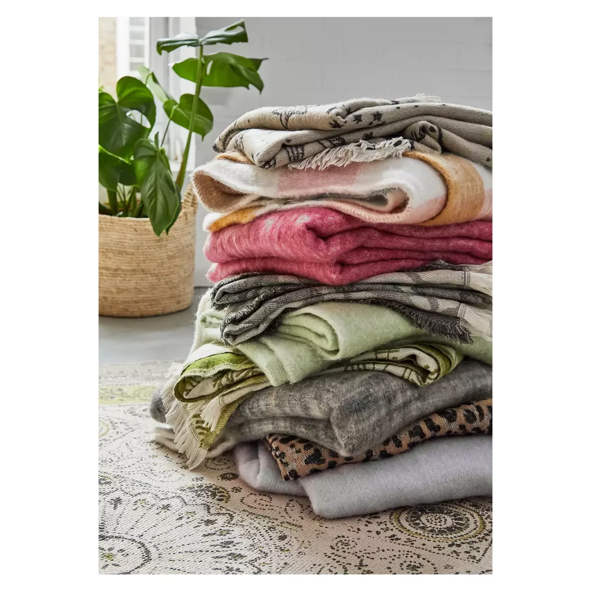 Lilac Cosy Throw - Purple ALL at Urban Outfitters – image 3