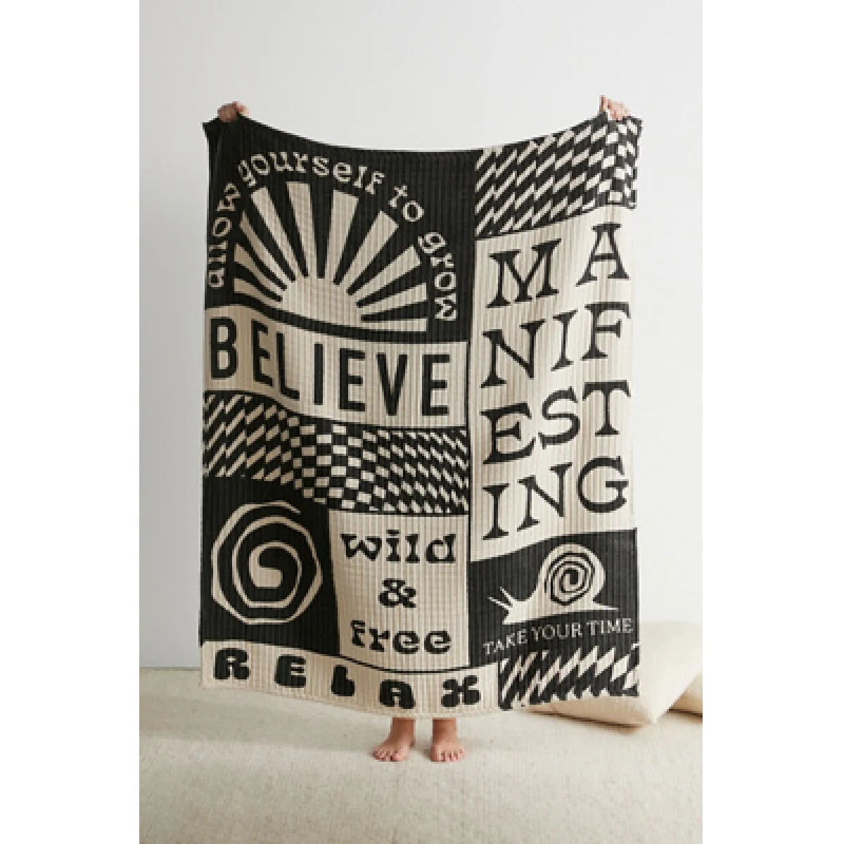 Manifesting Throw Blanket - Black ALL at Urban Outfitters – image 2