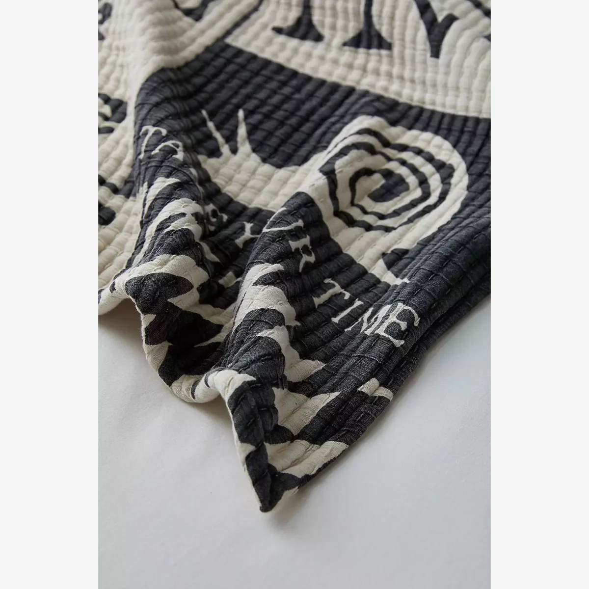 Manifesting Throw Blanket - Black ALL at Urban Outfitters – image 1