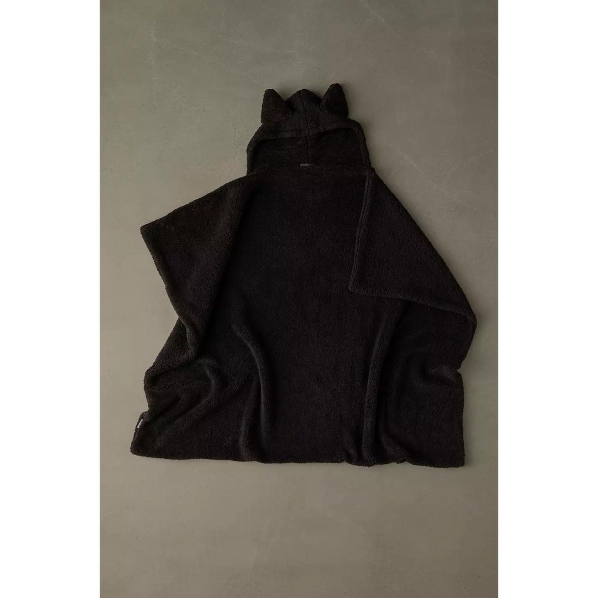 Black Cat Ears Fleece Throw Blanket - Black ALL at Urban Outfitters – image 3