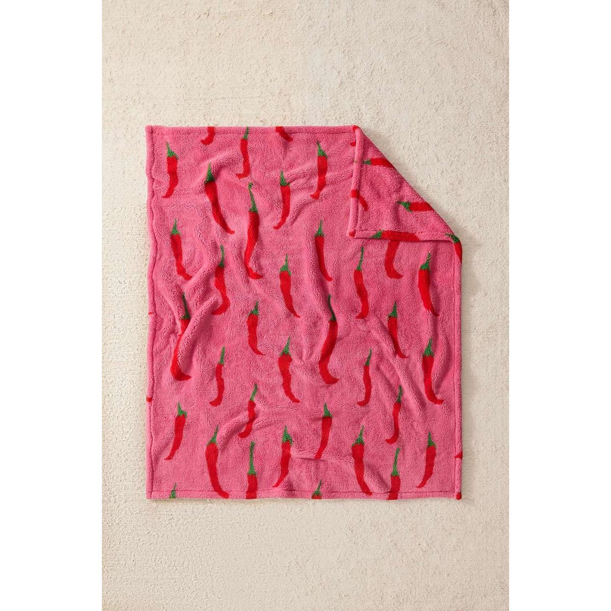 Chilli Fleece Throw - Pink ALL at Urban Outfitters – image 2