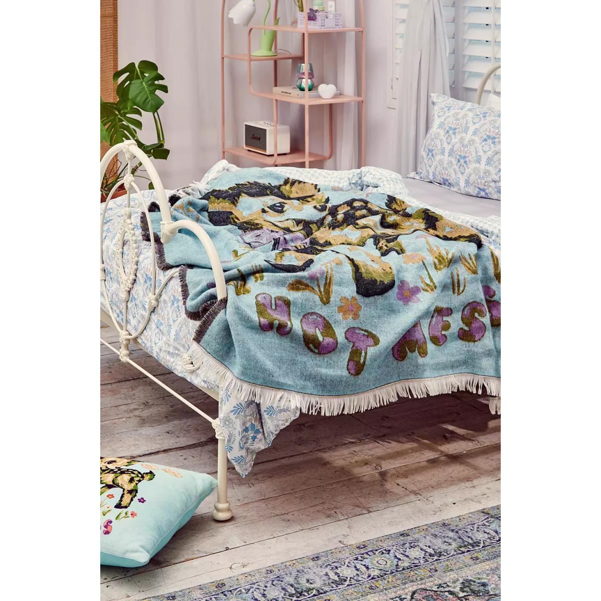 Urban Outfitters Hot Mess Throw ALL – image 3