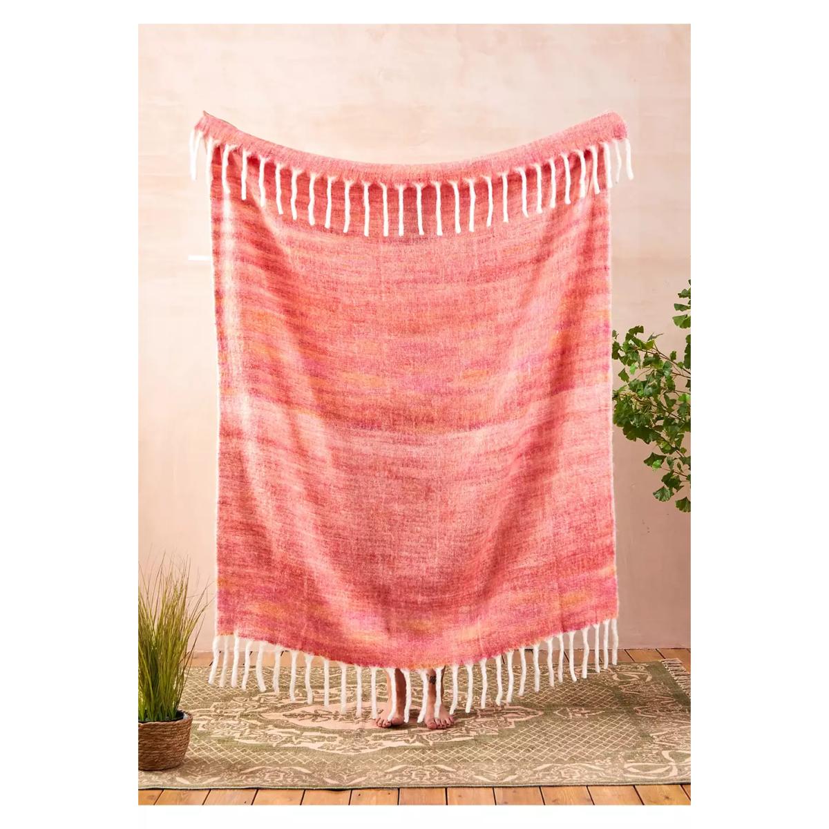 Sunset Space-Dye Throw - Pink ALL at Urban Outfitters – image 3