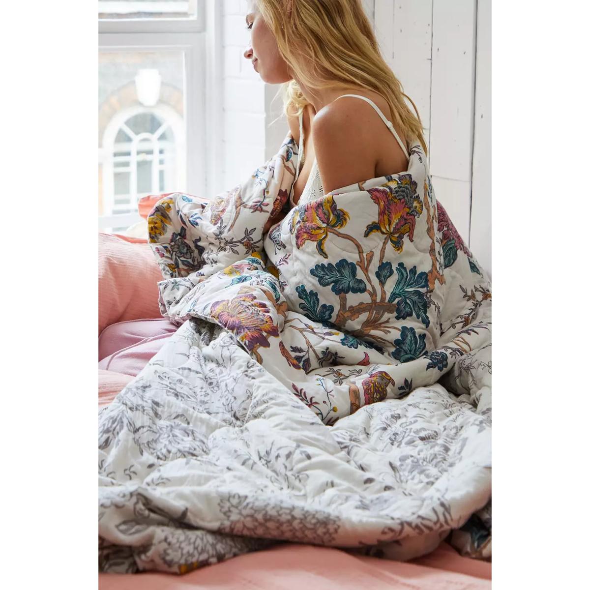 Urban Outfitters Floral Toile Quilt 218cm x 218cm – image 5