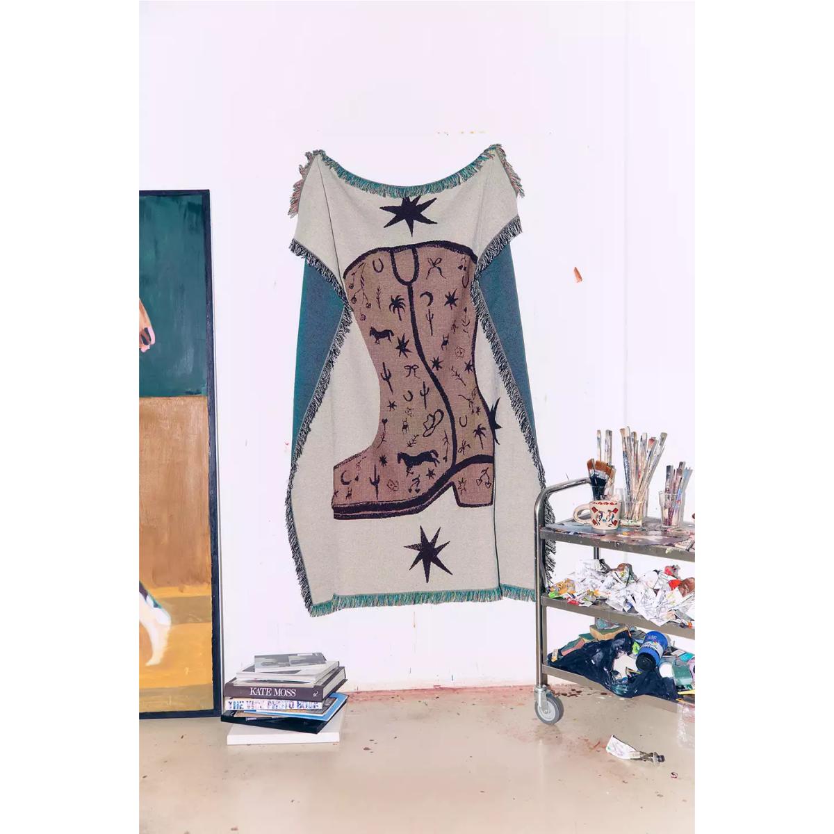 Urban Outfitters x TuftLuck TuftLuck UO Exclusive Doodle Boot Art Throw ALL – image 2