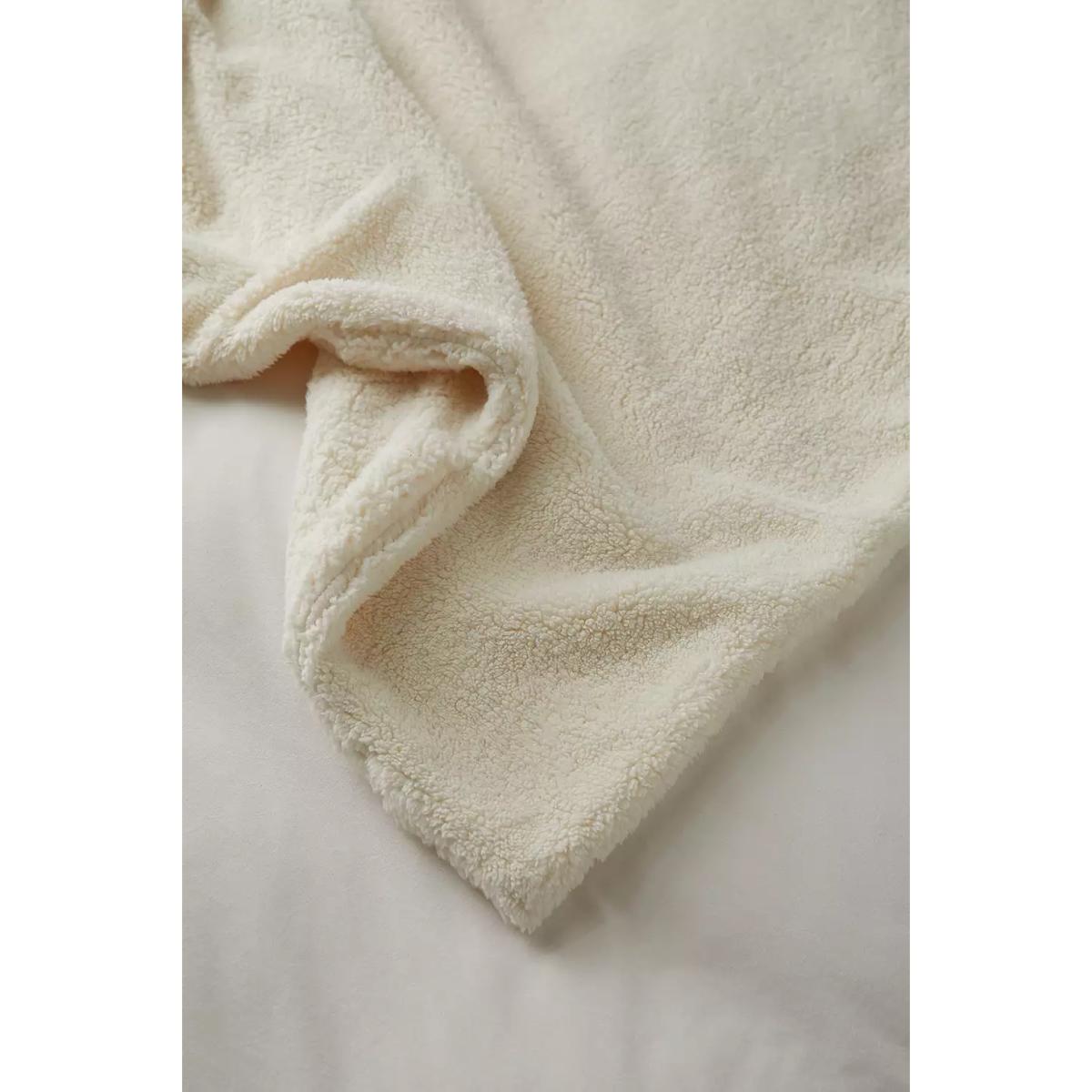 Animal Ears Fleece Throw Blanket - Cream ALL at Urban Outfitters – image 4