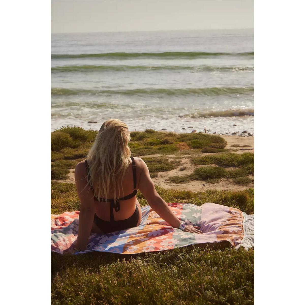 Slowtide Joplin Throw Blanket 167.6cm x 203.2cm at Urban Outfitters – image 10
