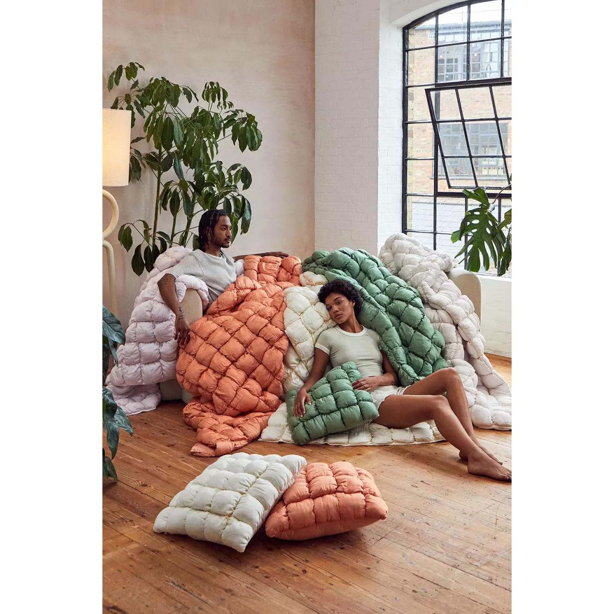 Urban Outfitters Orchid Marshmallow Puff Quilt - Lilac 165.1cm x 139.7cm – image 4