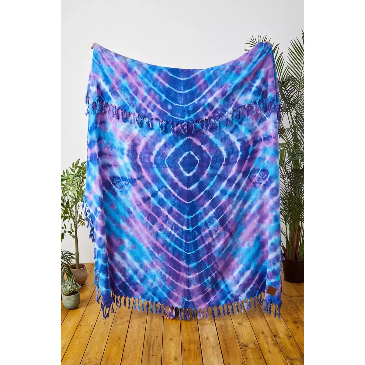 Slowtide Willow Beach Throw Blanket - Blue ALL at Urban Outfitters – image 2