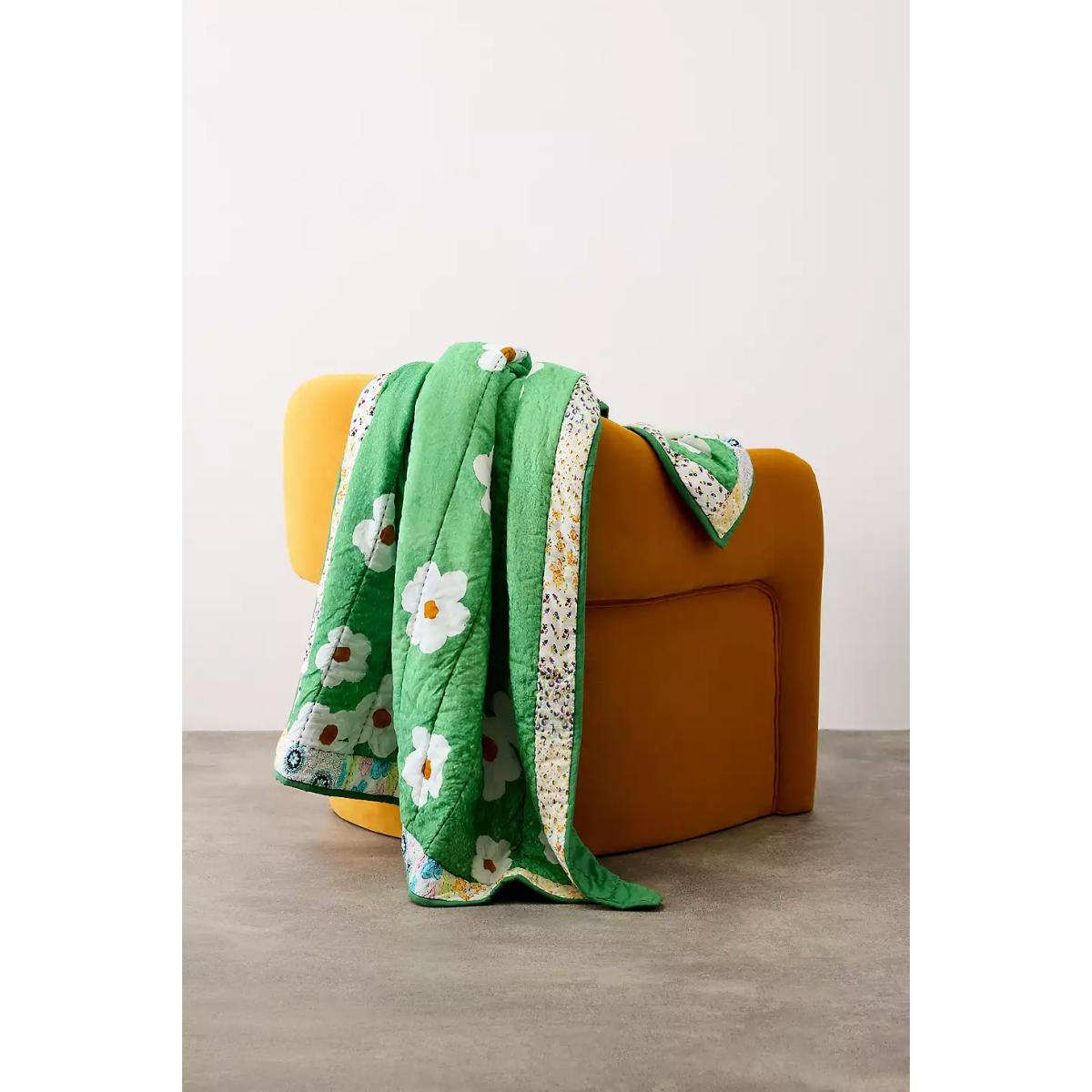 Meadowland Quilted Throw - Green 152cm x 127cm at Urban Outfitters – image 2